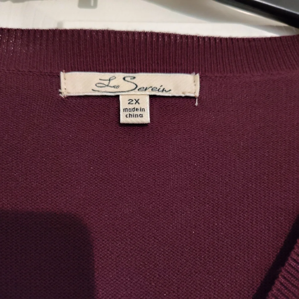 La Serin Wine Sheer Dot Sleeve V-Neck Sweater 2X Plus Size NWOT Holiday Top - Picture 3 of 3